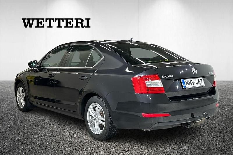 Käytetty Skoda Octavia Style 150 HP (110 kW) 2017 Musta Viistoperä