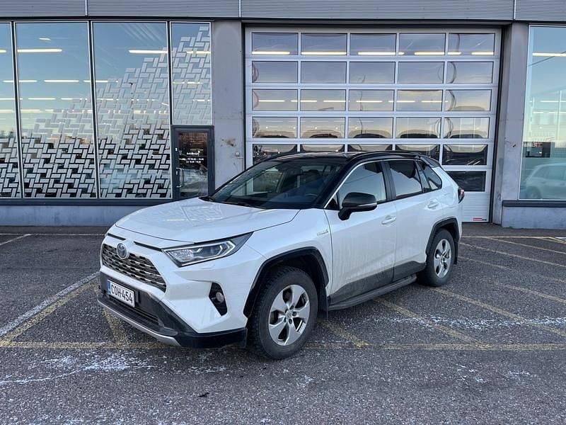 Valkoinen Käytetty 2019 Toyota RAV4 Hybrid Style Katumaasturi | 37 900 € (Perustarjous) - Kuva 1/3