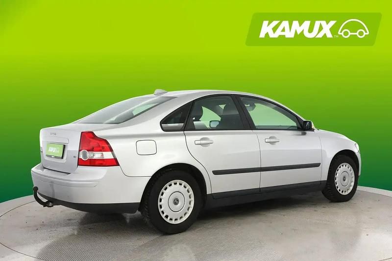 Käytetty Volvo S40 101 HP (74 kW) 2005 Hopea / harmaa Sedan