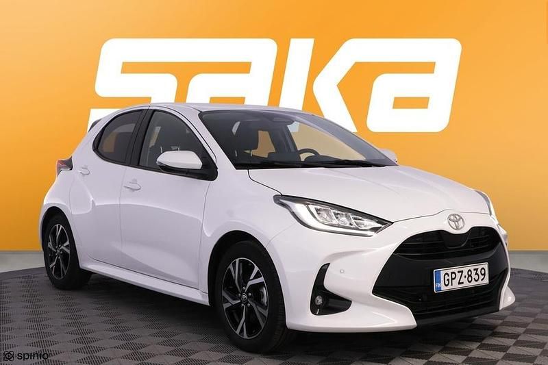 Käytetty 2024 Toyota Yaris Hybrid Style Viistoperä | 25 490 € (Perustarjous) - Kuva 1/3