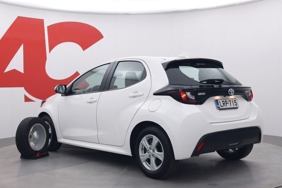 Käytetty Toyota Yaris Active 114 HP (83 kW) 2022 Valkoinen Viistoperä