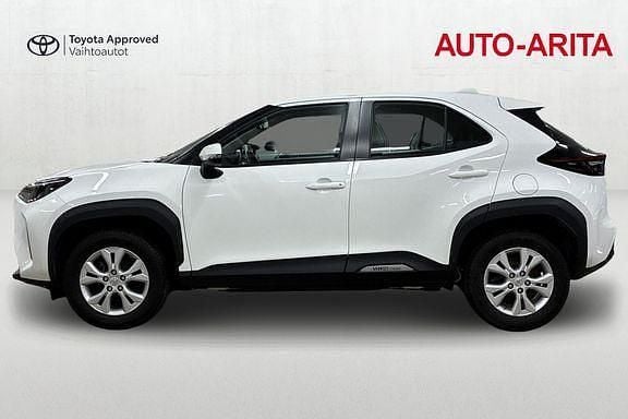 Käytetty Toyota Yaris Cross Active 116 HP (85 kW) 2022 Valkoinen Katumaasturi