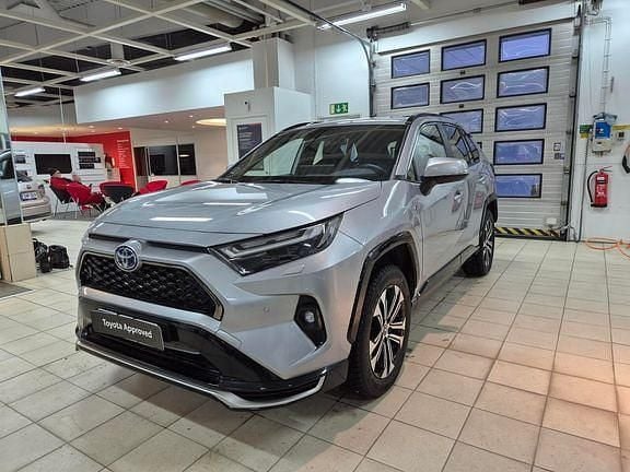 Käytetty Toyota RAV4 Active 302 HP (222 kW) 2023 Hopea Katumaasturi