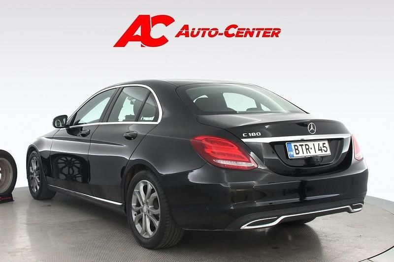 Käytetty Mercedes A180 Business 156 HP (114 kW) 2016 Musta Sedan