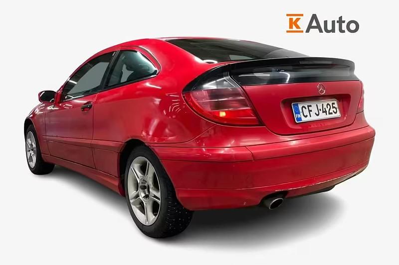 Käytetty Mercedes C200 Avantgarde 163 HP (119 kW) 2002 Punainen Sedan