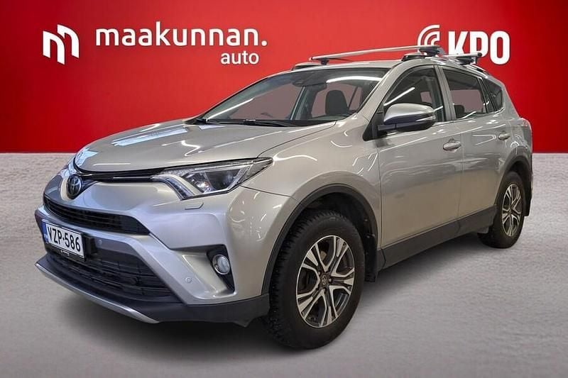 Käytetty Toyota RAV4 Active 152 HP (111 kW) 2018 Hopea Katumaasturi