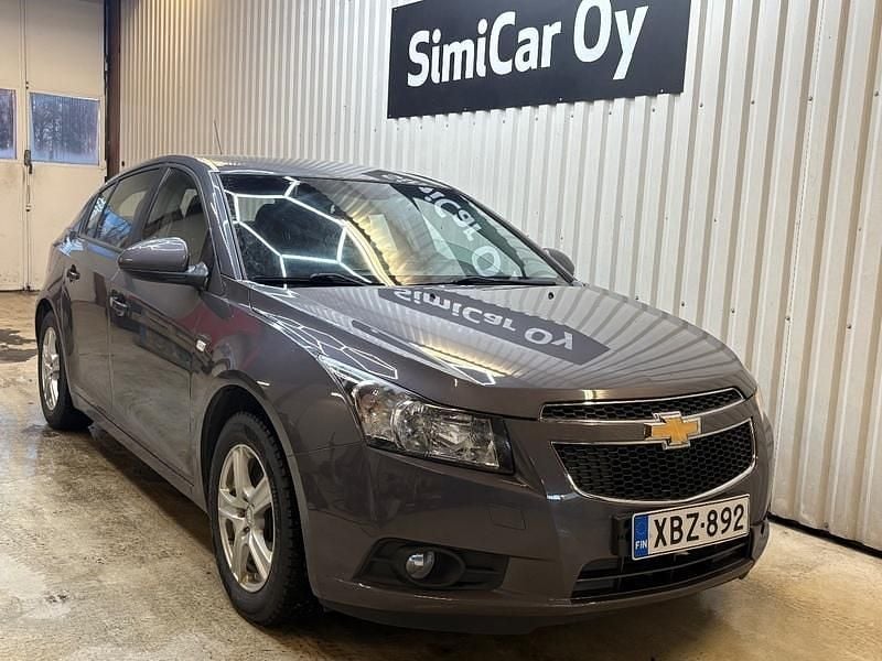 Käytetty Chevrolet Cruze LT 124 HP (91 kW) 2012 Viistoperä