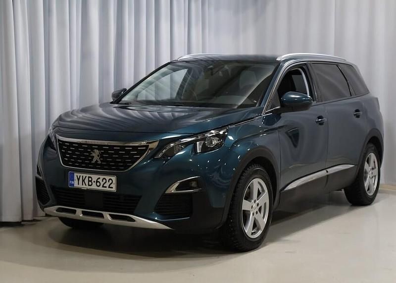Käytetty Peugeot 5008 Allure 131 HP (96 kW) 2018 Musta Tila-auto