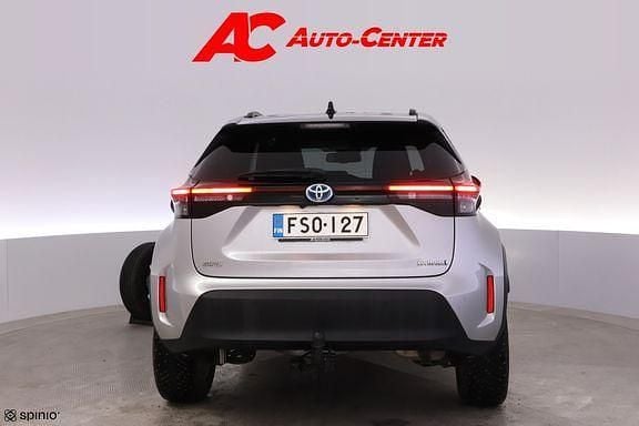 Käytetty Toyota Yaris Cross 114 HP (83 kW) 2022 Hopea Katumaasturi