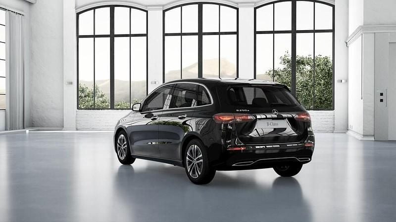 Käytetty Mercedes B250e Advanced Plus 163 HP (119 kW) 2023 Musta Tila-auto