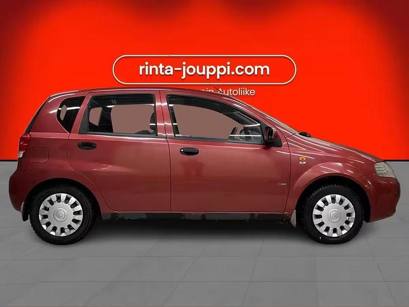 Käytetty Chevrolet Kalos SX 94 HP (69 kW) 2003 Punainen Viistoperä