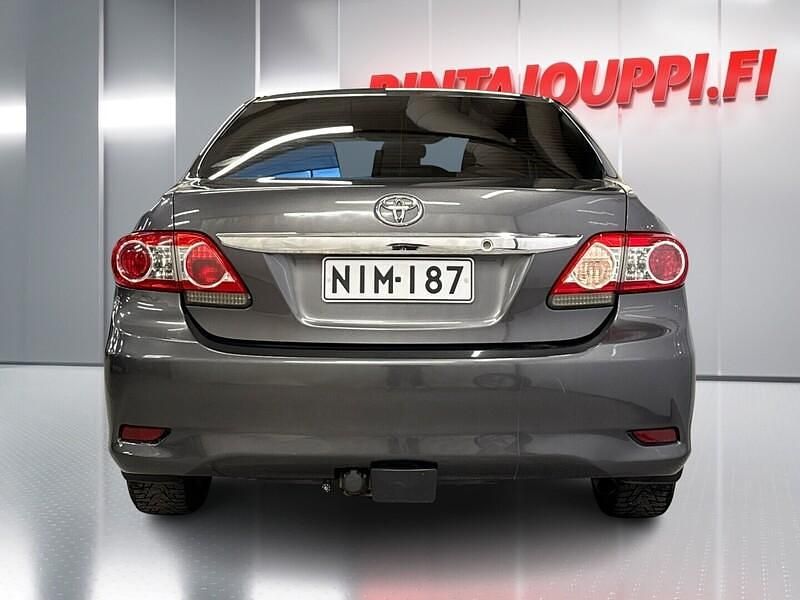 Käytetty Toyota Corolla Sol 132 HP (97 kW) 2011 Harmaa Sedan