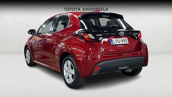 Käytetty Toyota Yaris Active 114 HP (83 kW) 2021 Punainen Viistoperä