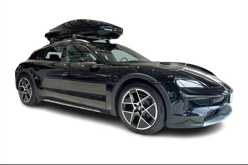 Musta Uusi 2025 Porsche Taycan Cross Turismo Sedan | 129 690 € (Hieman kallis) - Kuva 1/4
