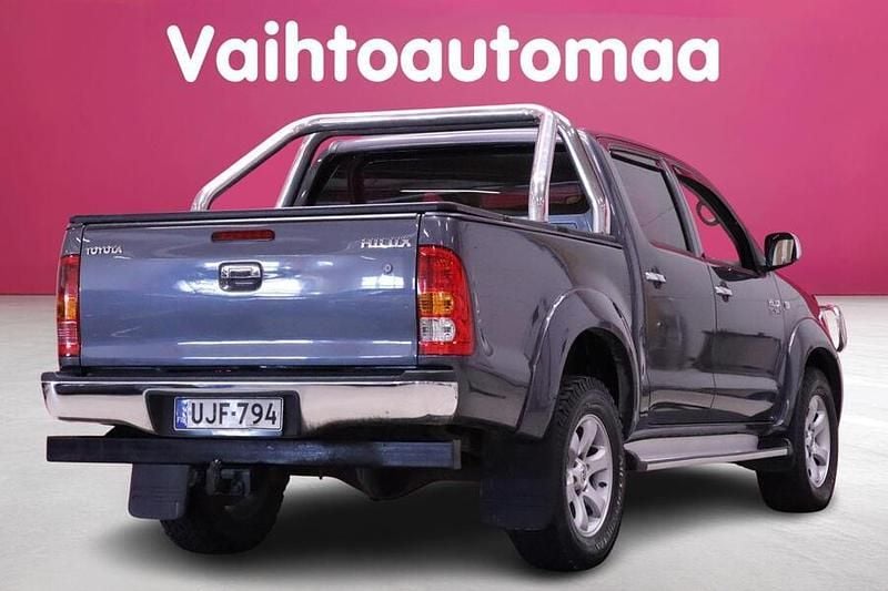 Käytetty Toyota HiLux SR 171 HP (125 kW) 2010 Nouto