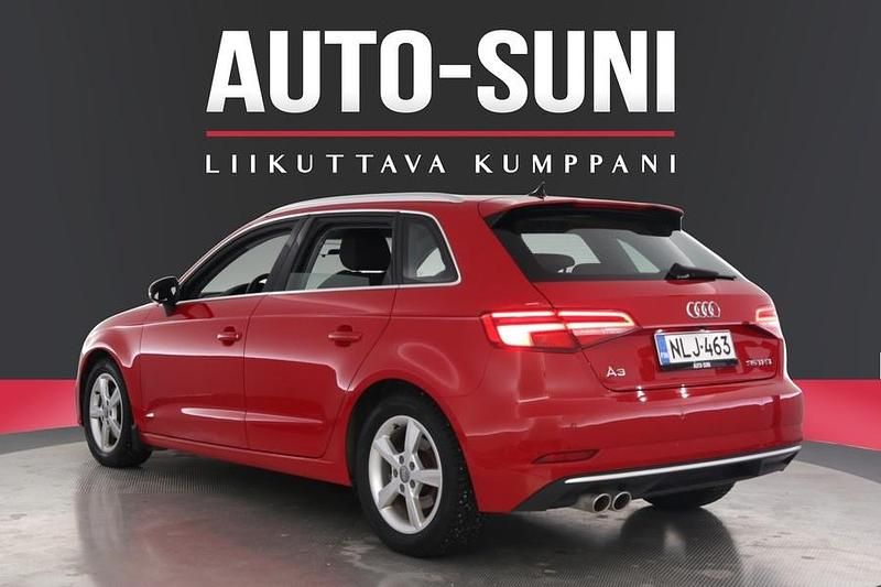 Käytetty Audi A3 Sportback Business 150 HP (110 kW) 2018 Punainen Viistoperä
