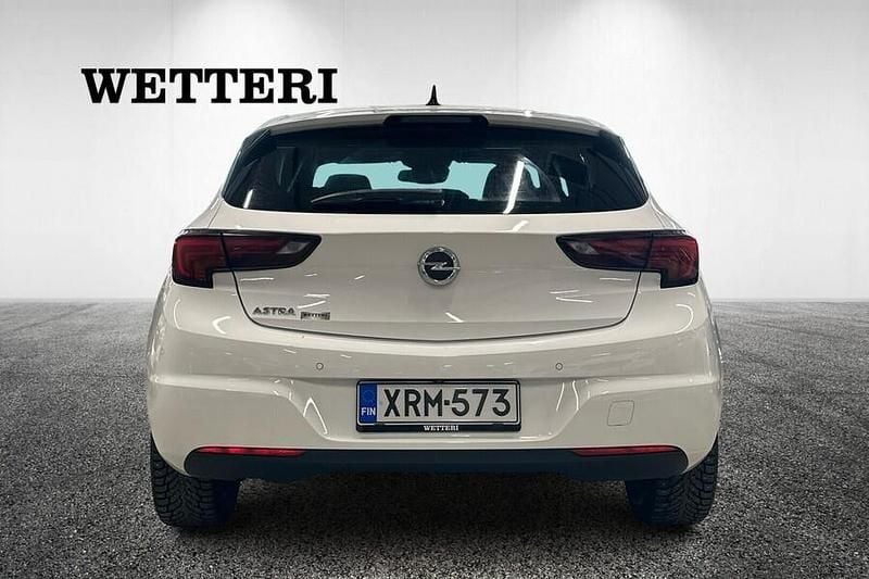 Käytetty Opel Astra Executive 146 HP (107 kW) 2020 Viistoperä