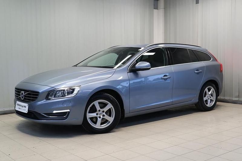 Käytetty Volvo V60 Business Edition 152 HP (111 kW) 2017 Sininen Farmari