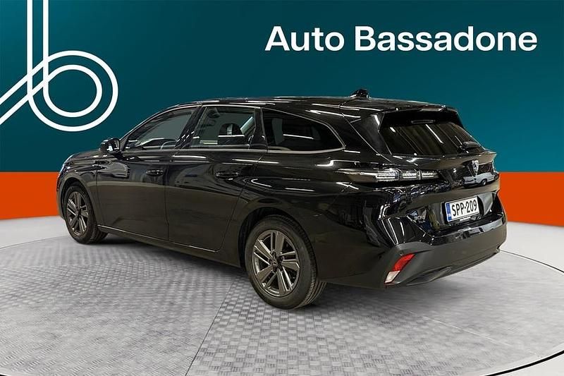 Käytetty Peugeot 308 SW Active 131 HP (96 kW) 2023 Farmari