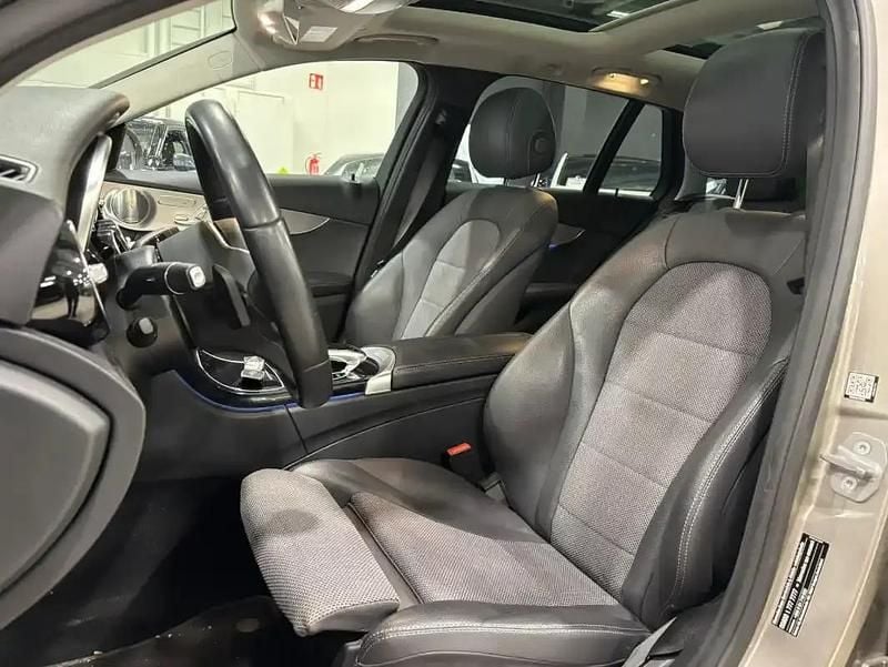 Käytetty Mercedes C300 Avantgarde 245 HP (180 kW) 2019 Hopea / harmaa Farmari