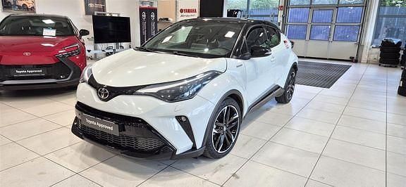 Harmaa Käytetty 2021 Toyota C-HR Sport Katumaasturi | 26 900 € (Perustarjous) - Kuva 1/4