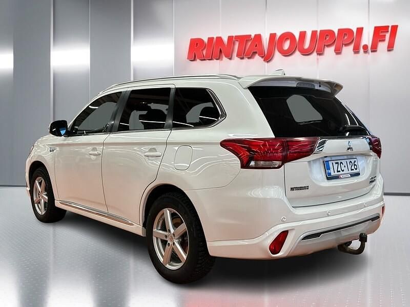 Käytetty Mitsubishi Outlander P-HEV 135 HP (99 kW) 2019 Farmari