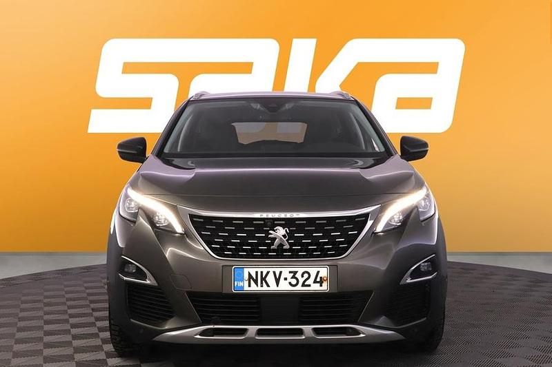 Käytetty Peugeot 5008 Allure 120 HP (88 kW) 2017 Tila-auto