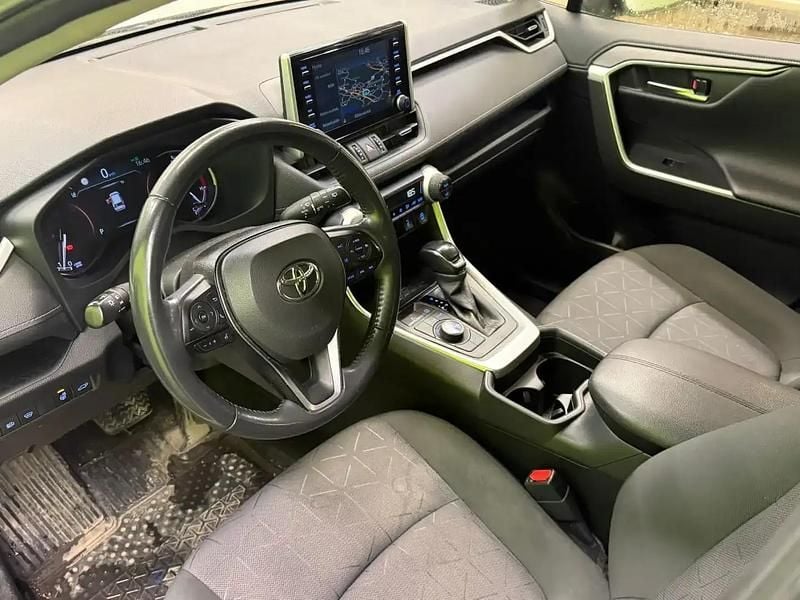 Käytetty Toyota RAV4 Multidrive S 175 HP (128 kW) 2021 Valkoinen Katumaasturi