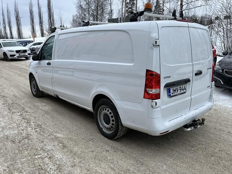 Käytetty Mercedes Vito Edition 136 HP (100 kW) 2024 Van