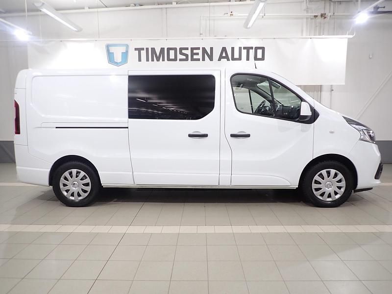 Käytetty Renault Trafic 170 HP (125 kW) 2017 Sininen Tila-auto