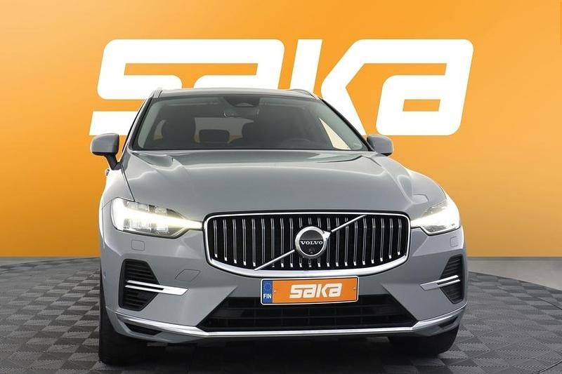 Käytetty Volvo XC60 Core 350 HP (257 kW) 2024 Katumaasturi