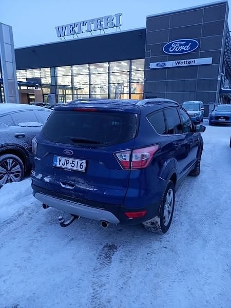 Käytetty Ford Kuga Titanium 150 HP (110 kW) 2017 Sininen Katumaasturi