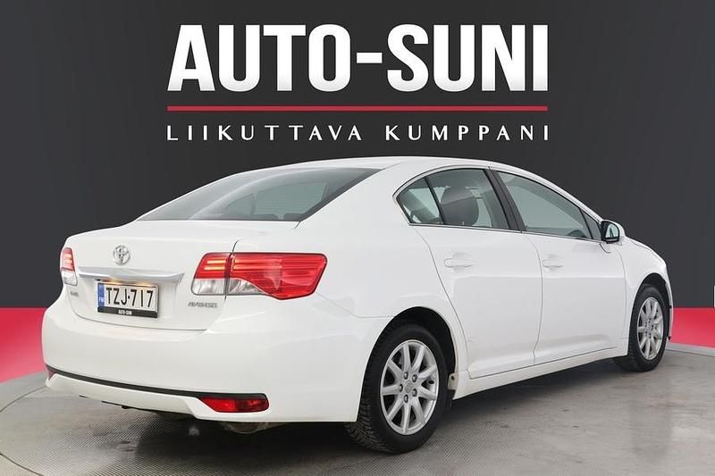 Käytetty Toyota Avensis Active 132 HP (97 kW) 2014 Sedan