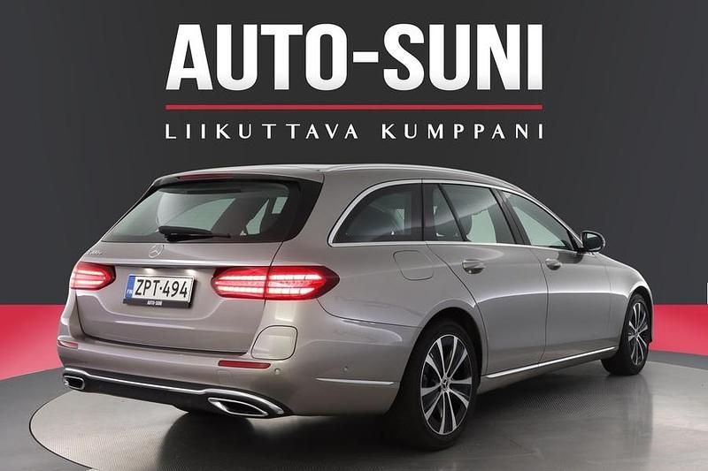 Käytetty Mercedes E300 Avantgarde 211 HP (155 kW) 2022 Farmari