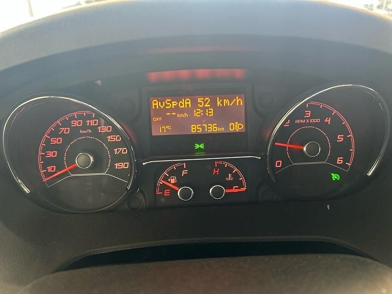 Käytetty Citroën Jumper 140 HP (102 kW) 2023 Tila-auto