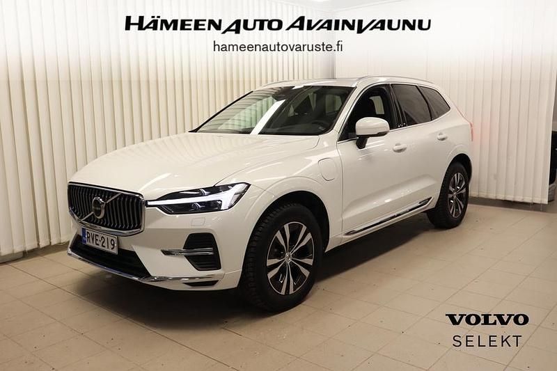 Valkoinen Käytetty 2023 Volvo XC60 Core Katumaasturi | 46 900 € (Kallis) - Kuva 1/4