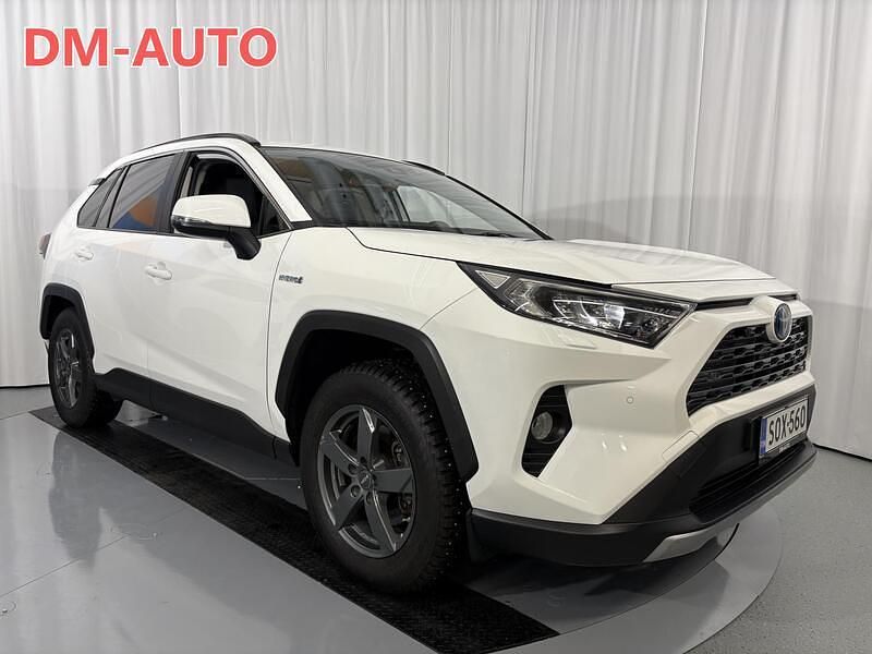 Käytetty Toyota RAV4 178 HP (130 kW) 2022 Valkoinen Katumaasturi