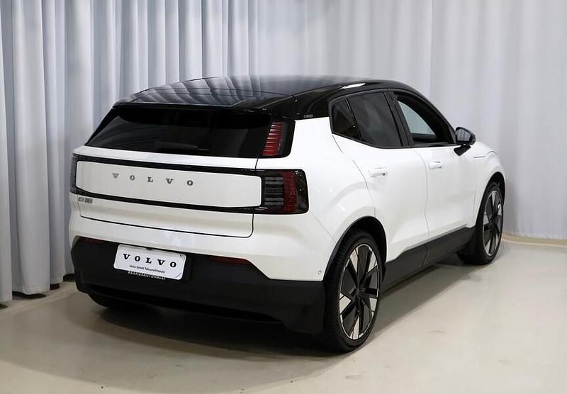 Käytetty Volvo EX30 Performance 314 kW (428 HP) 2025 Valkoinen Katumaasturi
