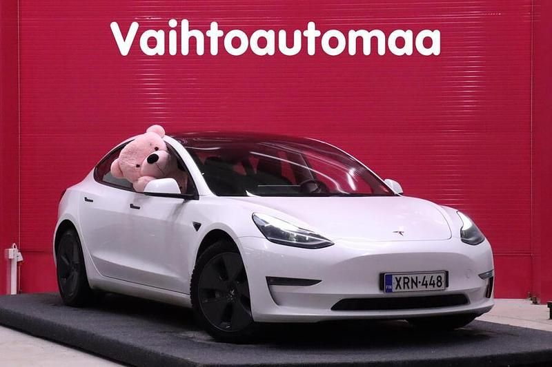 Käytetty 2021 Tesla Model 3 Sedan | 21 490 € (Perustarjous) - Kuva 1/3