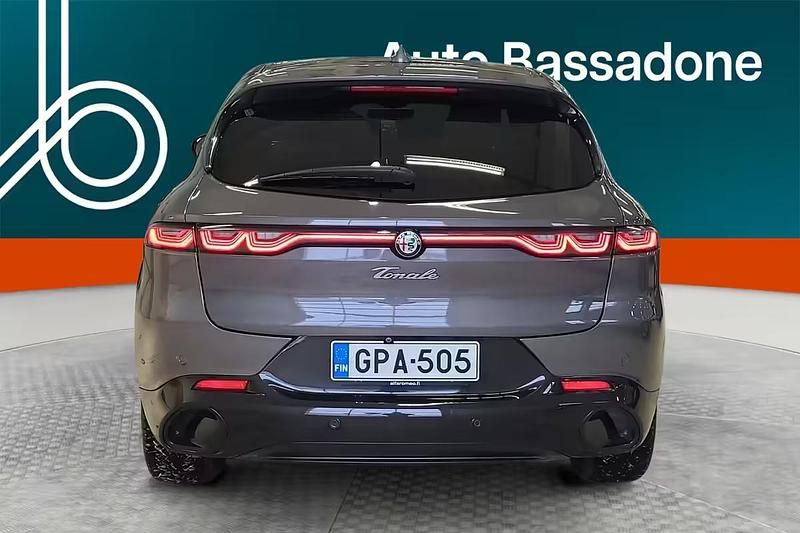 Käytetty Alfa Romeo Tonale Edizione Speciale 131 HP (96 kW) 2024 Katumaasturi