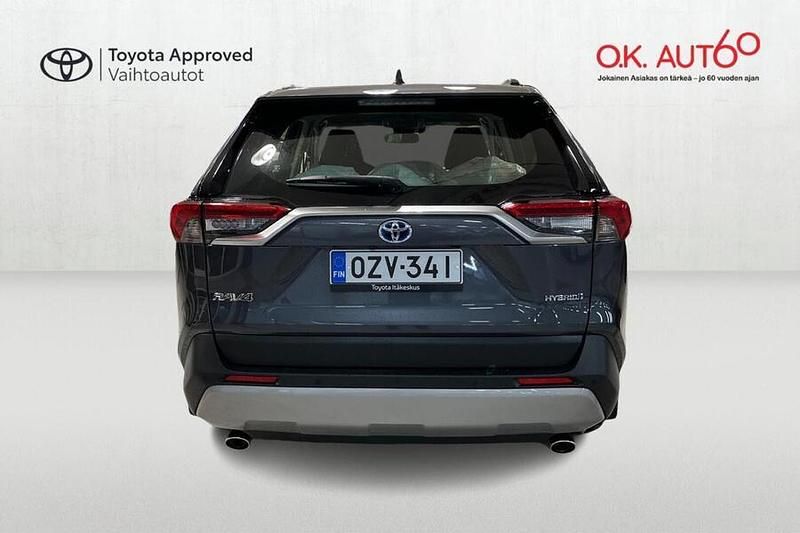 Käytetty Toyota RAV4 Hybrid Edition 178 HP (130 kW) 2023 Harmaa Katumaasturi