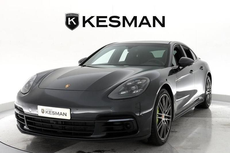 Käytetty Porsche Panamera Sport 330 HP (242 kW) 2018 Viistoperä