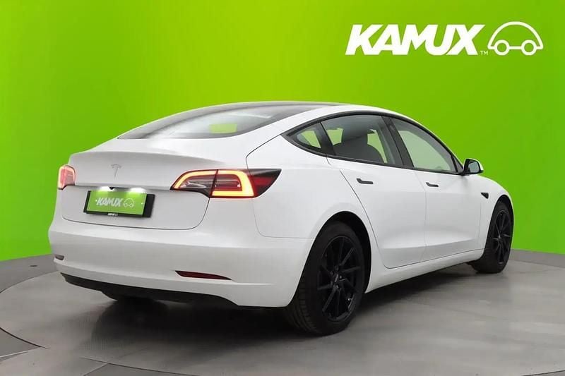 Käytetty Tesla Model 3 Standard Range Plus 211 kW (287 HP) 2021 Valkoinen Sedan