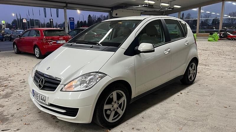 Valkoinen Käytetty 2010 Mercedes A160 Business Tila-auto | 6 800 € (Perustarjous) - Kuva 1/4