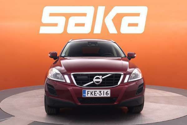 Käytetty Volvo XC60 Inscription 392 HP (288 kW) 2011 Luminous sand Katumaasturi