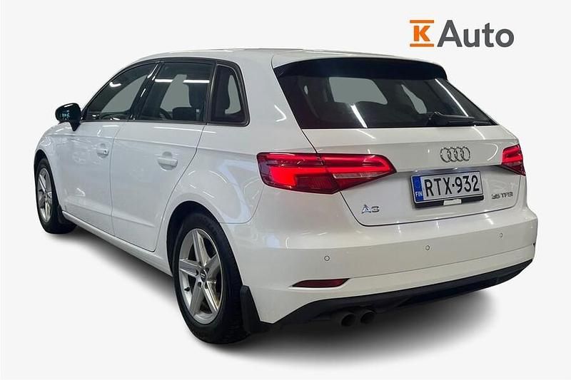 Käytetty Audi A3 Sportback Business 150 HP (110 kW) 2019 Valkoinen Viistoperä