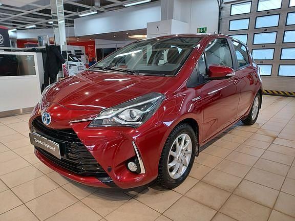 Käytetty Toyota Yaris Active 72 HP (52 kW) 2018 Punainen Viistoperä