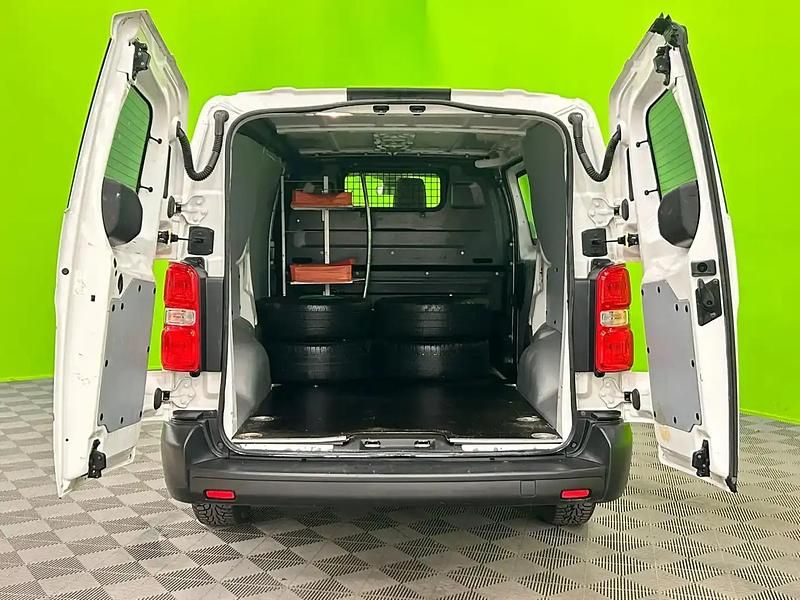 Käytetty Peugeot Expert 122 HP (89 kW) 2018 Banquise white paint/standard flat ext trim type Van