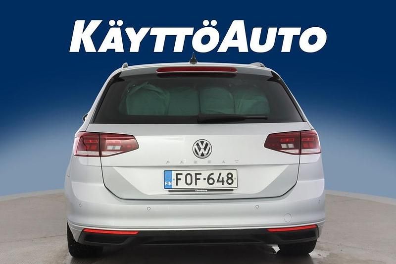 Käytetty VW Passat Style 150 HP (110 kW) 2019 Hopea Farmari