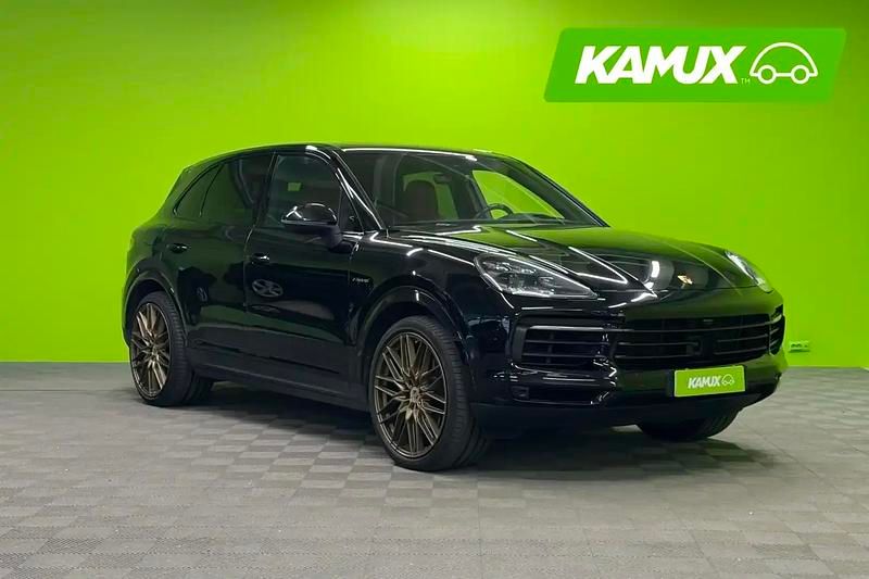 Musta Käytetty 2020 Porsche Cayenne Katumaasturi | 69 390 € - Kuva 1/4